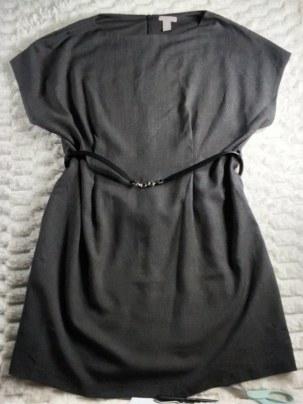 H&M GREY Black Short-Sleeve Shift Dress with Decorative Waist Tie